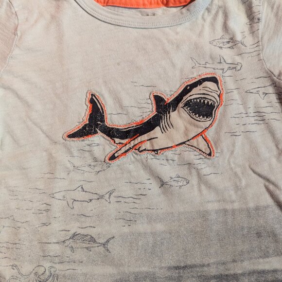 Shark Applique Broken-in Favorite Tee 4/5 - Picture 2 of 5